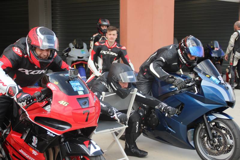 Préparation moto et équipement pour la piste à Mireval près de Montpellier HERAULT 34